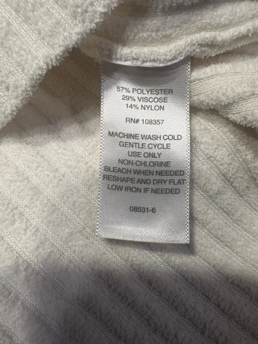 Liz Claiborne Cream Cable Knit Crewneck Sweater - Picture 6 of 6